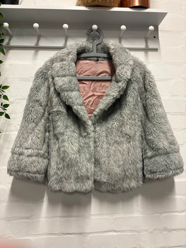 Vintage 60’s 70’s Grey Faux Fur Cape S/M 10 12 Elegant True Retro