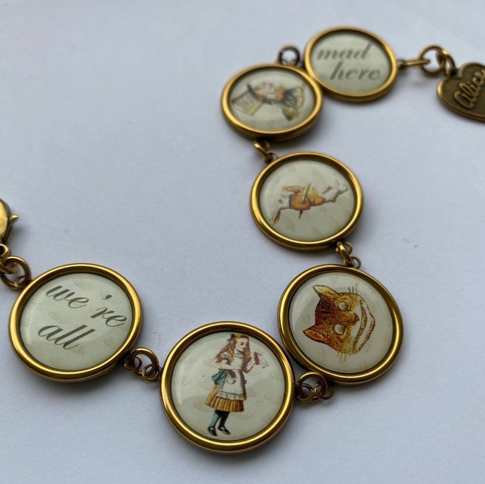 Alice in Wonderland Bracelet by Love Boutique - Minimum Mouse