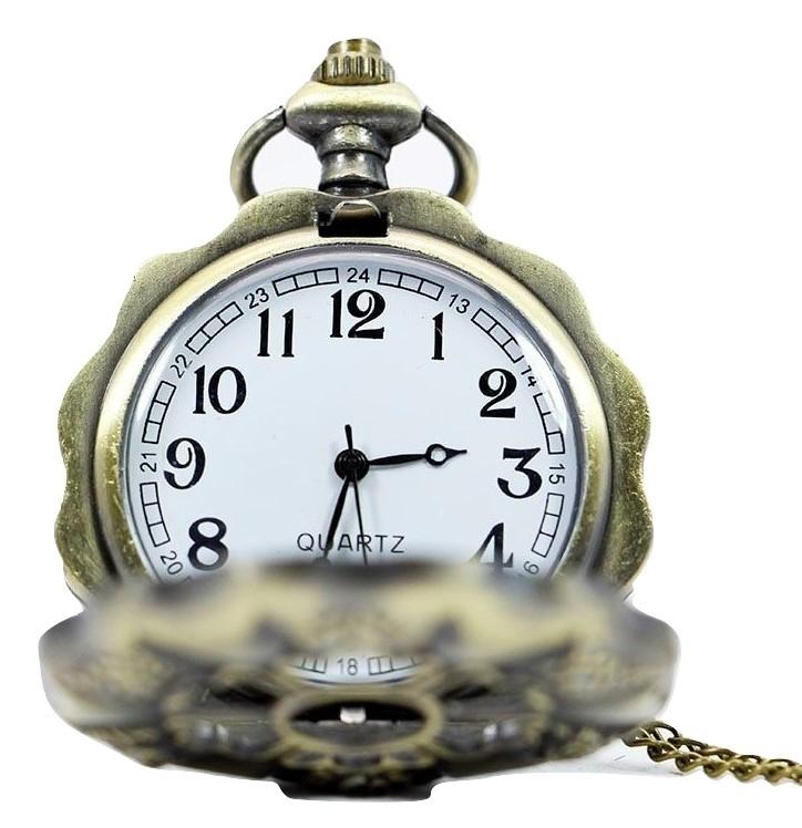 Scalloped Edge Quartz Pocket Watch - Minimum Mouse