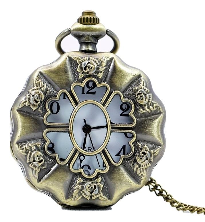 Scalloped Edge Quartz Pocket Watch - Minimum Mouse